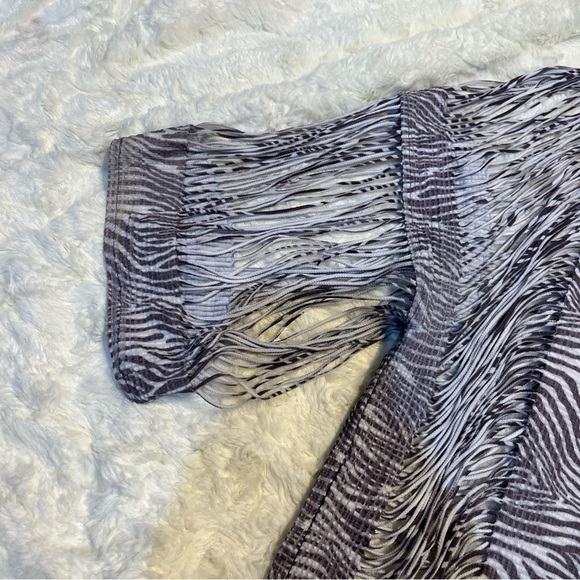 Woman’s Animal Print Frayed Top Zebra Tiger Print L/XL - Picture 3 of 8
